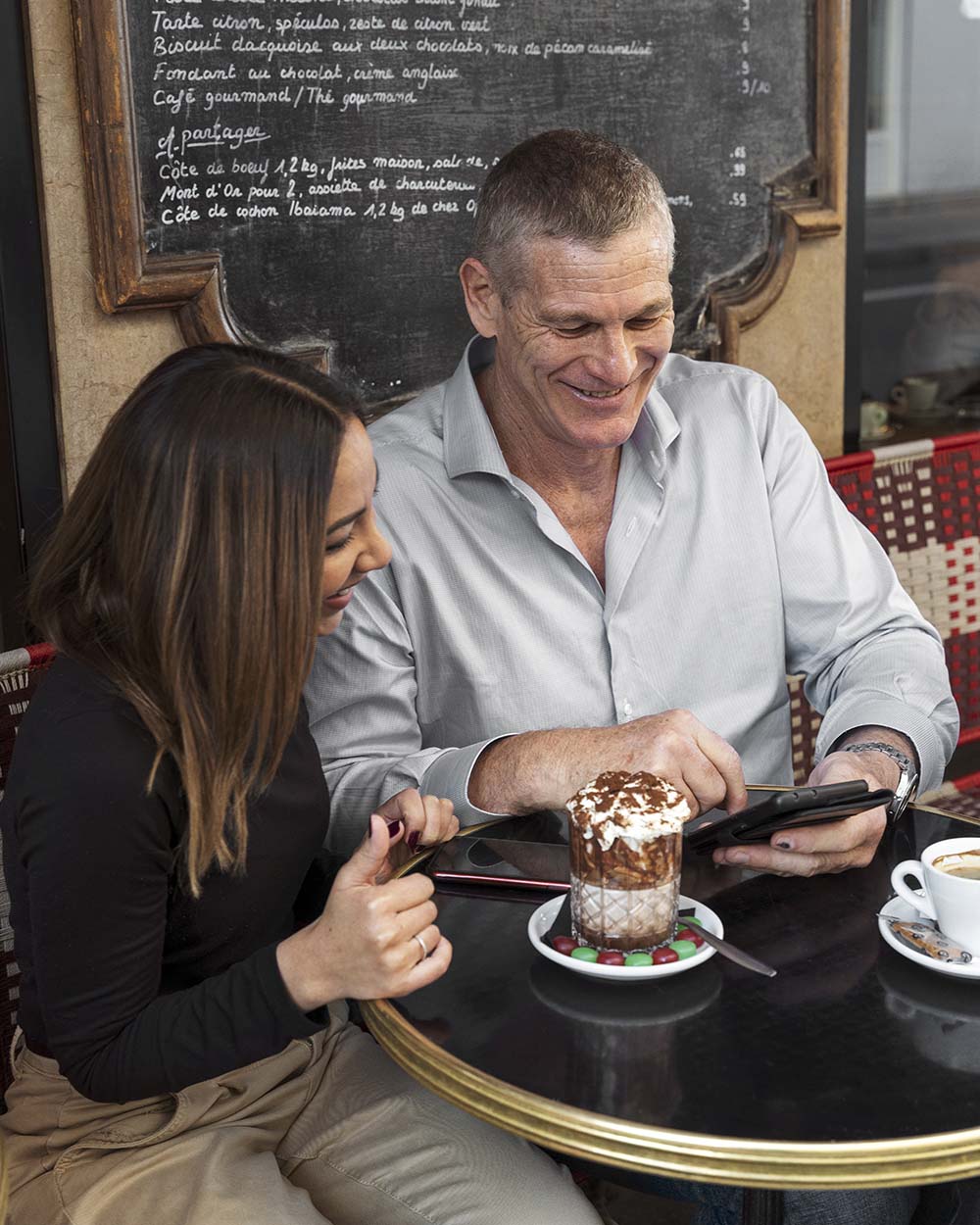 Discreet cafe meeting in Australia